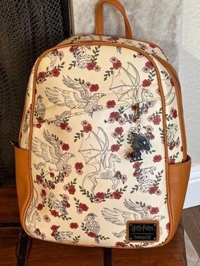 ✨ Warner Bros. Floral Harry Potter Loungefly Fantasy Backpack - Cream, Tan & Red